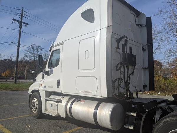 2015 FREIGHTLINER CASCADIA DOUBLE BUNK DD15 455 HP 10 SPD / 357K APU... for sale in Wappingers Falls, OH – photo 12