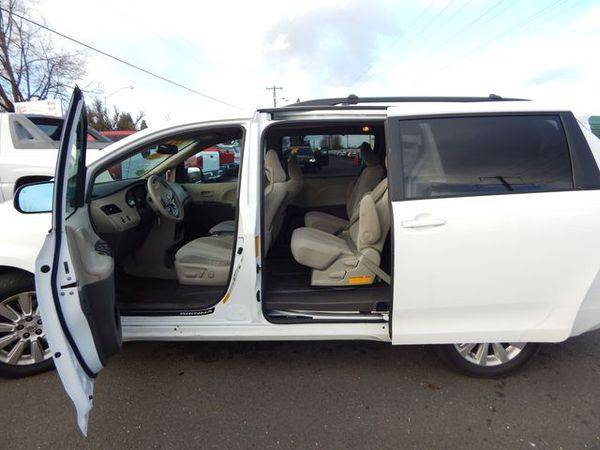 2011 Toyota Sienna LE Minivan 4D for sale in Eugene, OR – photo 10