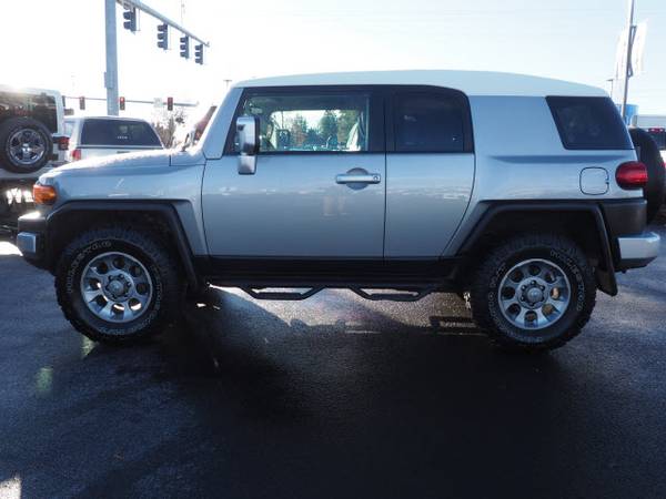 2011 Toyota FJ Cruiser - - by dealer - vehicle for sale in Bend, OR – photo 7