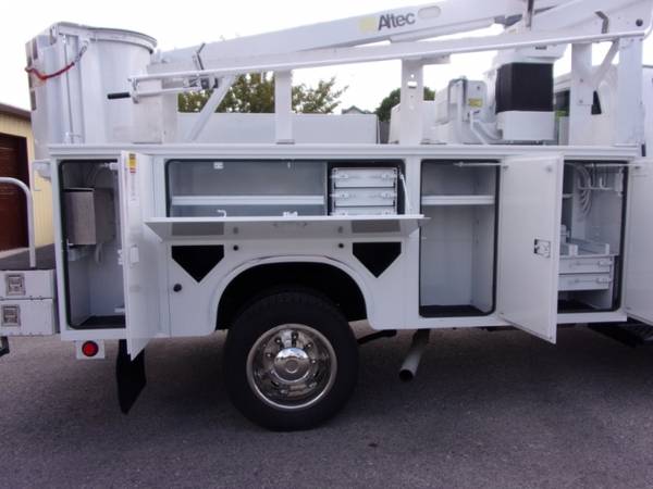 Refurbished 05 Chev C4500 Bucket Truck Inspected for sale in Scranton, PA – photo 12