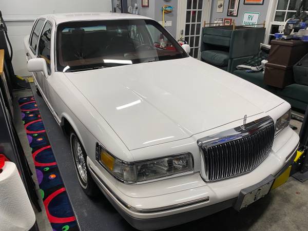 1996 Lincoln Town Car (Reduced) for sale in owensboro, KY – photo 2