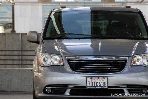 2013 Chrysler Town and Country Touring 4dr Mini Van - We Finance !!!... for sale in Santa Clara, CA – photo 10