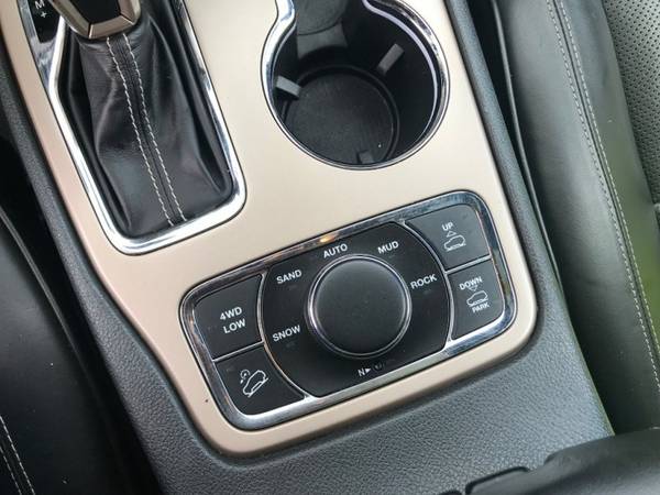 2017 Jeep Grand Cherokee Overland for sale in Green Bay, WI – photo 18
