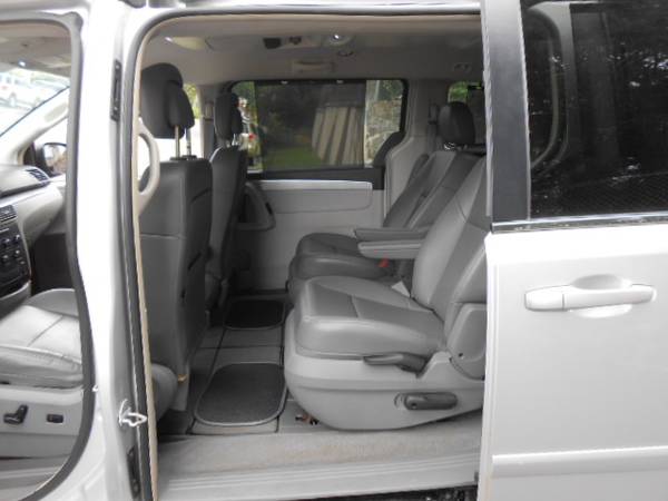 2011 Volkswagen Routan SE 102k Miles Leather 2 DVD Players Rev.... for sale in Seymour, CT – photo 14