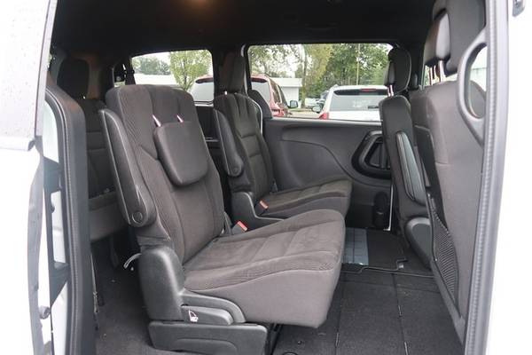 2017 Dodge Grand Caravan SE Plus Wagon Minivan, Passenger for sale in Eugene, OR – photo 18