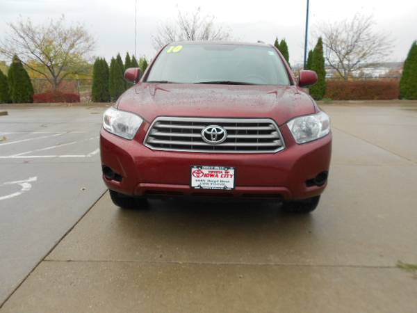 2010 Toyota Highlander Base - cars & trucks - by dealer - vehicle... for sale in Iowa City, IA – photo 3