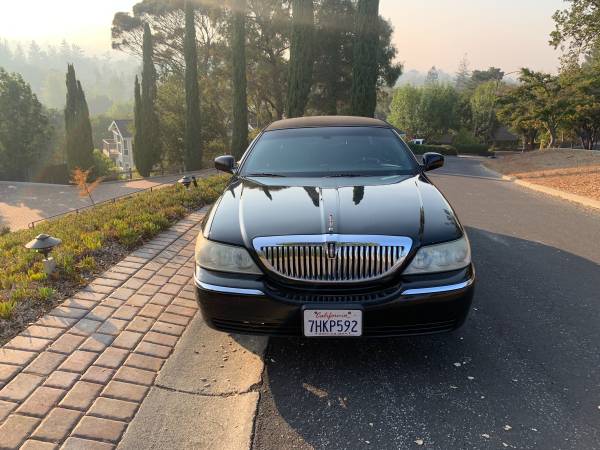 2007 Lincoln Towncar - cars & trucks - by owner - vehicle automotive... for sale in Campbell, CA – photo 3