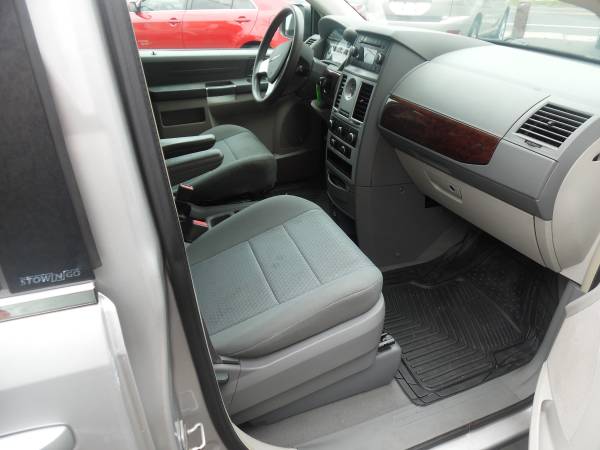 2010 Chrysler Town and Country - cars & trucks - by dealer - vehicle... for sale in New Britain, CT – photo 11