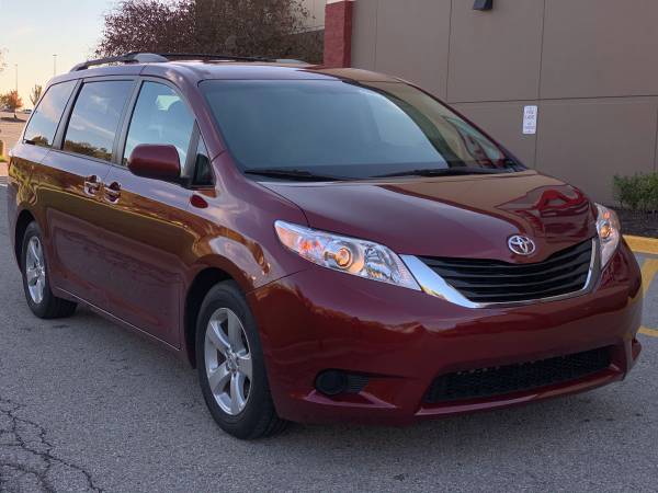 2015 TOYOTA SIENNA LE - cars & trucks - by owner - vehicle... for sale in Oak Lawn, IL – photo 3