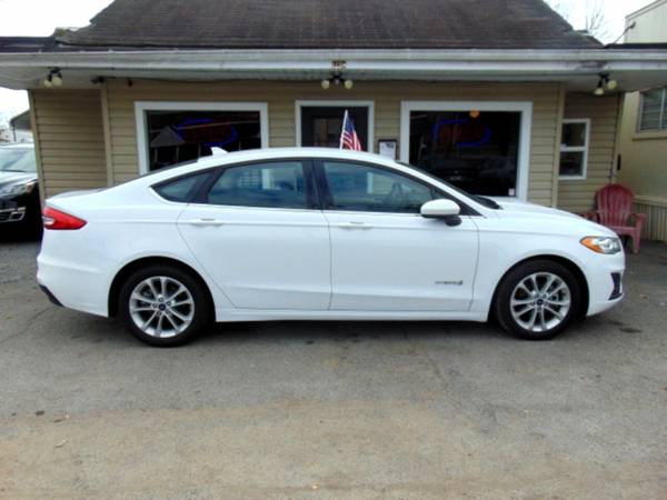 2019 Ford Fusion Hybrid SE - $0 DOWN? BAD CREDIT? WE FINANCE! - cars... for sale in Goodlettsville, TN – photo 2