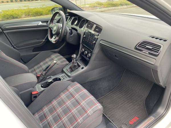 2018 Volkswagen GTI SE, 6 Speed Manual, Sunroof, Heated Seats, 19K! for sale in Milton, WA – photo 15