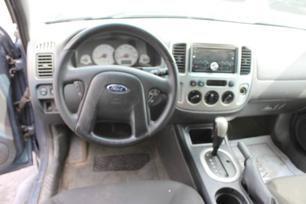 2006 Ford Escape XLT - - by dealer - vehicle for sale in New Castle, PA – photo 12