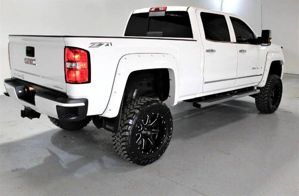 2015 GMC Sierra 2500HD Denali Crew Cab 4WD - cars & trucks - by... for sale in Fredericksburg, District Of Columbia – photo 15