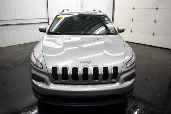 2015 Jeep Cherokee Latitude 4WD - cars & trucks - by dealer -... for sale in Marne, MI – photo 3