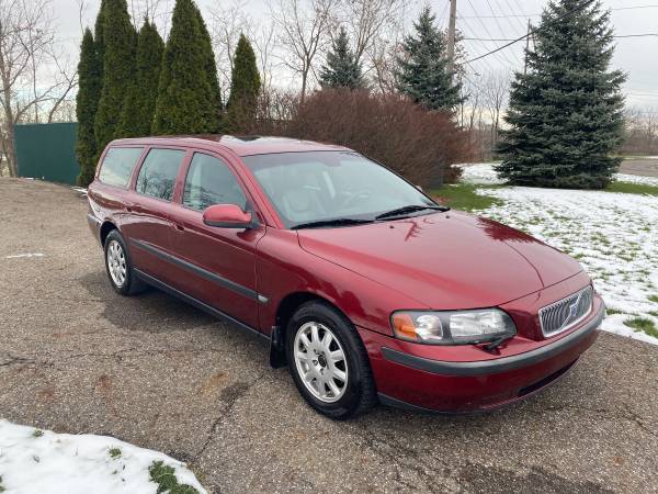2003 Volvo V70 2.4 Wagon - cars & trucks - by owner - vehicle... for sale in Canton, OH – photo 2
