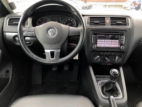 2013 Volkswagen Jetta Sedan 4dr Man TDI w/Premium *Ltd Avail* - 100... for sale in Baltimore, MD – photo 3