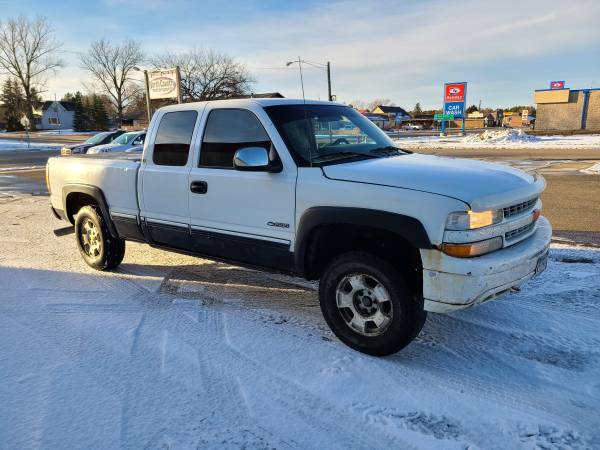 2001 Chevy Silverado ext cab 4x4 - cars & trucks - by dealer -... for sale in Menahga, ND – photo 3
