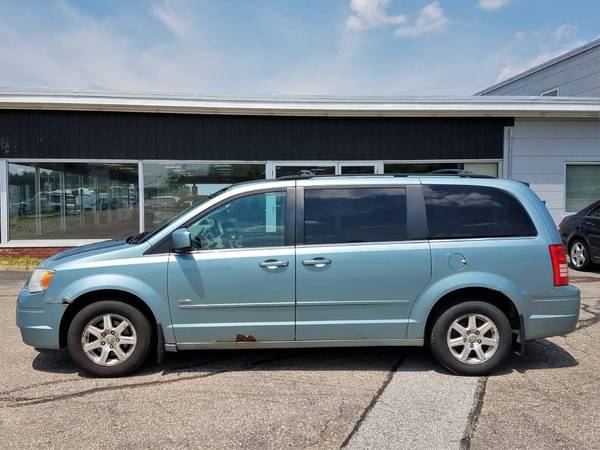 2008 Chrysler Town & Country Touring, 168K, Leather, DVD, 3rd Row, Cam for sale in Belmont, VT – photo 6