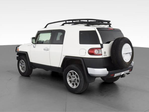 2013 Toyota FJ Cruiser Sport Utility 2D suv White - FINANCE ONLINE -... for sale in Akron, OH – photo 7