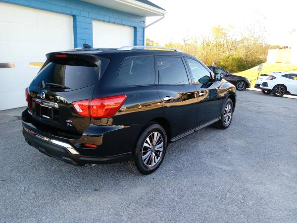 2020 Nissan Pathfinder SL 4X4 - cars & trucks - by dealer - vehicle... for sale in Milford, OH – photo 3
