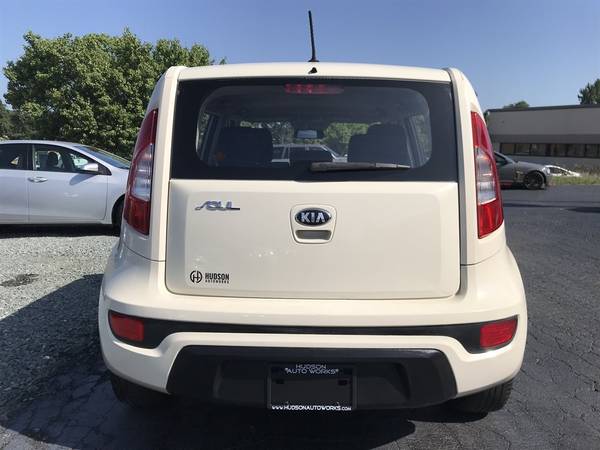 2013 Kia Soul Base - cars & trucks - by dealer - vehicle automotive... for sale in Greensboro, NC – photo 4