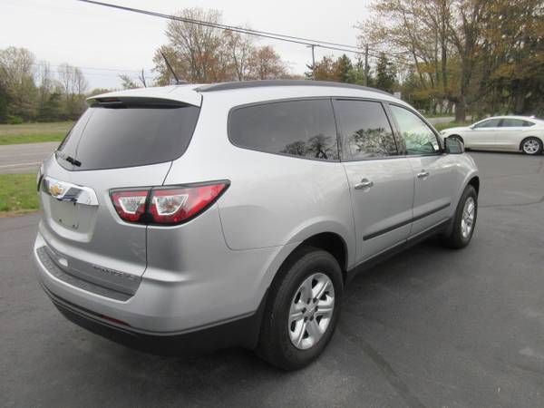 2015 CHEVROLET TRAVERSE LS - - by dealer - vehicle for sale in Muskegon, MI – photo 2