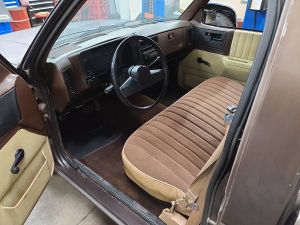 Rust Free 1986 S10 - cars & trucks - by owner - vehicle automotive... for sale in Watertown, WI – photo 13