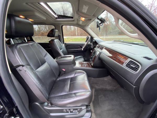2008 GMC YUKON XL DENALI - cars & trucks - by owner - vehicle... for sale in Trumbull, NY – photo 9