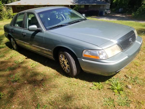 2005 Mercury Grand Marquis - - by dealer - vehicle for sale in Riverdale, GA – photo 2