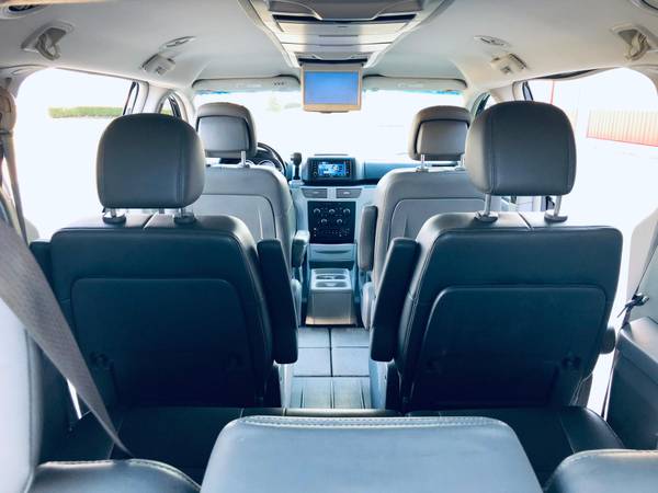 2011 Volkswagen Routan Special Edition - Backup camera - 173xxx... for sale in Charleston, IN – photo 12