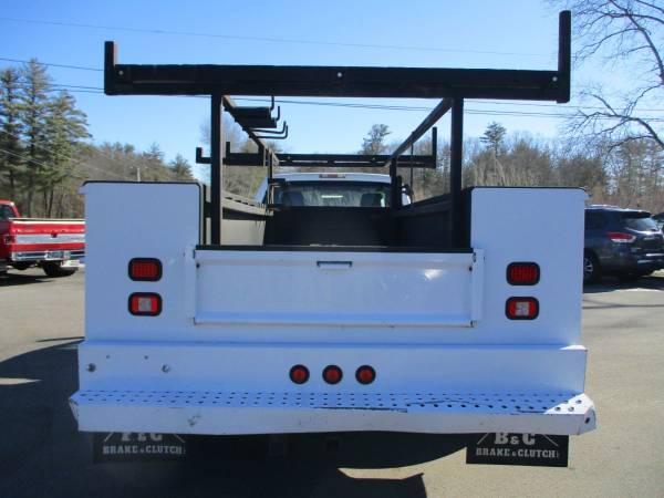 2011 Ford Super Duty F-350 DRW F350 Truck XL Utility Extra Clean for sale in Brentwood, VT – photo 4