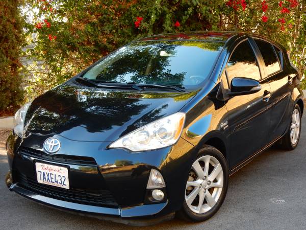 2013 TOYOTA PRIUS C 4 | CLEAN TITLE | LEATHER | NAVIGATION | SUNROOF for sale in Woodland Hills, CA