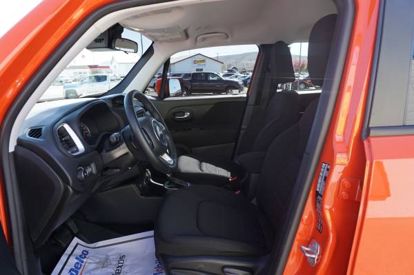 2018 Jeep Renegade Latitude 4X4 HEATED SEATS/LOW MILES - cars for sale in Kittitas, WA – photo 9