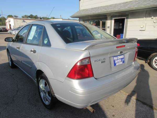 2006 Ford Focus ZX4 Sedan - Automatic/Wheels/Roof/Low Miles - 117K!!... for sale in Des Moines, IA – photo 8