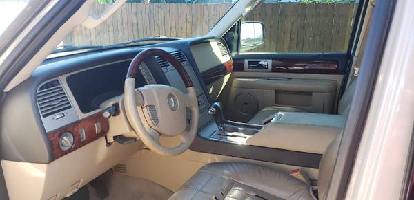 2006 Lincoln Navigator 4x4 - cars & trucks - by owner - vehicle... for sale in Lynden, WA – photo 3