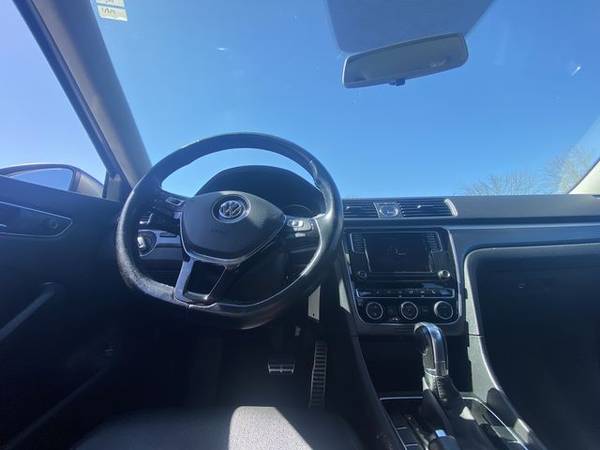 2017 Volkswagen Passat - - by dealer - vehicle for sale in Dallas, OR – photo 9