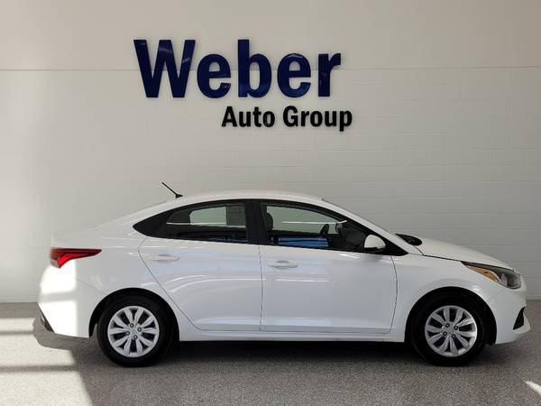 2020 Hyundai Accent SE-17k miles - back up camera, keyless entry for sale in Silvis, IA – photo 2