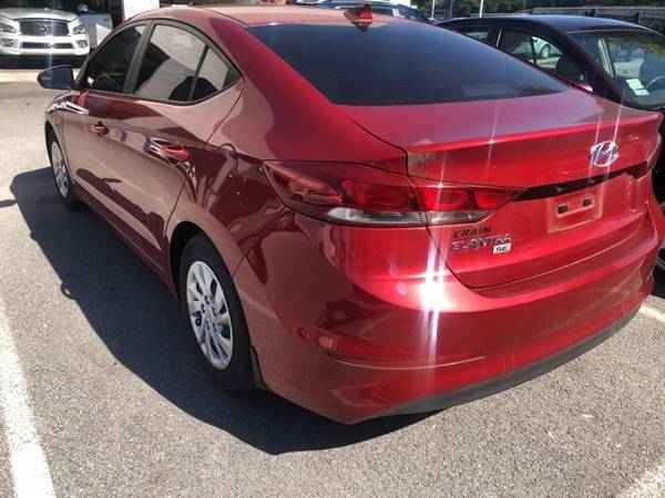 2017 Hyundai Elantra SE sedan Scarlet Red Pearl for sale in Fayetteville, AR – photo 5