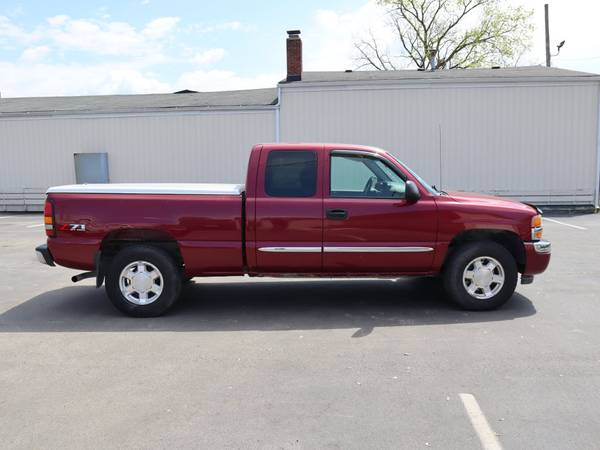 2006 GMC Sierra 1500 SL Ext Cab 4WD - - by dealer for sale in Indianapolis, IN – photo 4