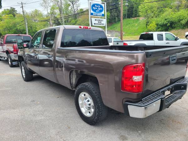 2008 GMC SIERRA DURAMAX DIESEL CREW CAB 4X4 - - by for sale in Knoxville, TN – photo 3