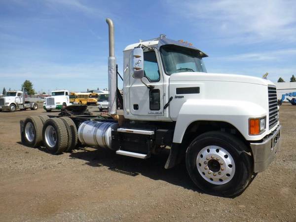 2018 Mack Pinnacle T/A Truck Tractor - cars & trucks - by dealer -... for sale in Sacramento , CA – photo 2