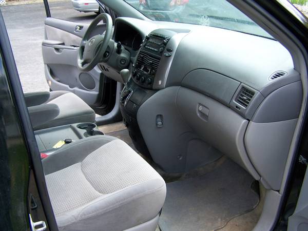 2010 TOYOTA SIENNA VAN - - by dealer - vehicle for sale in Trafford, PA – photo 15