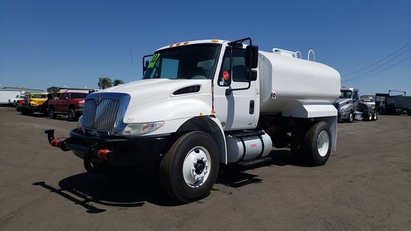2017 INTERNATIONAL 4300 - - by dealer - vehicle for sale in Bakersfield, CA – photo 2