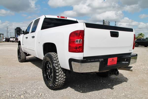 2014 CHEVROLET 2500 LT 4x4 - LOW MILES- DIESEL- COGNITO- NEW 20s &... for sale in Liberty Hill, IN – photo 9