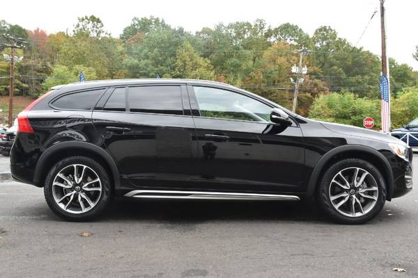 2018 Volvo V60 Cross Country All Wheel Drive T5 AWD Wagon for sale in Waterbury, CT – photo 10