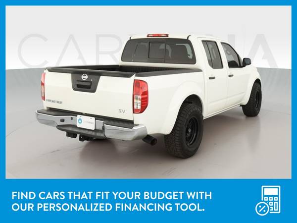 2018 Nissan Frontier Crew Cab SV Pickup 4D 5 ft pickup White for sale in Saint Joseph, MO – photo 8