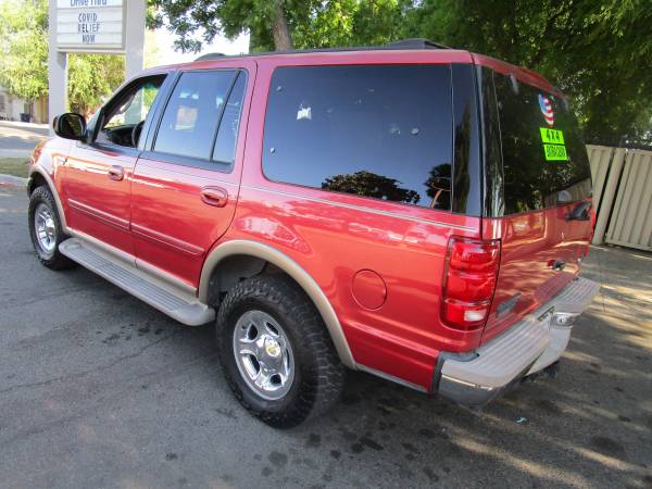 2001 Ford Expidition V8 eddie Bauer 4WD Third Row 130k Original for sale in Fresno, CA – photo 2