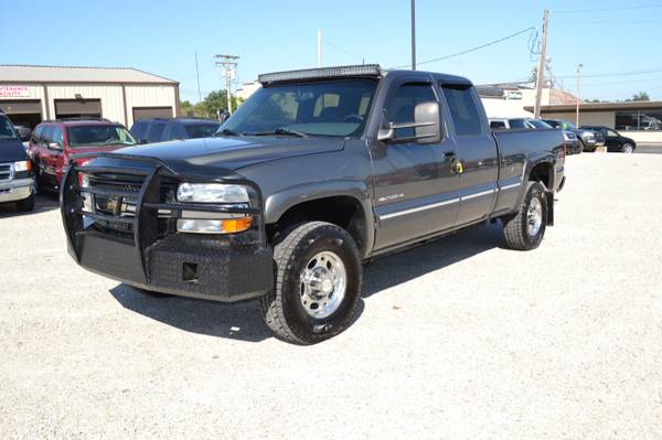 2001 Chevrolet Silverado 2500HD Ext. Cab 4WD for sale in West Plains, MO – photo 2