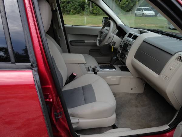 2008 Ford Escape XLT, v6, needs nothing, Maroon and Tan CLEAN - cars... for sale in Chapin, SC – photo 9