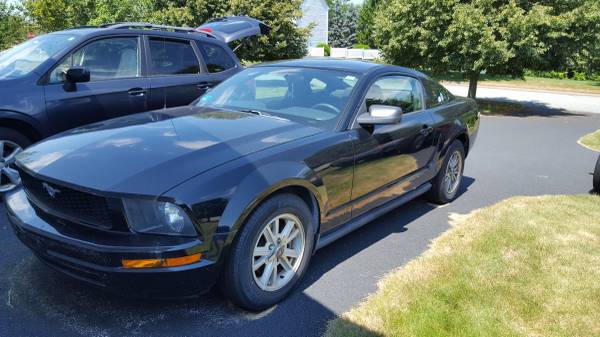 2005 Ford Mustang V6 5-spd manual for sale in Wakefield, RI – photo 2